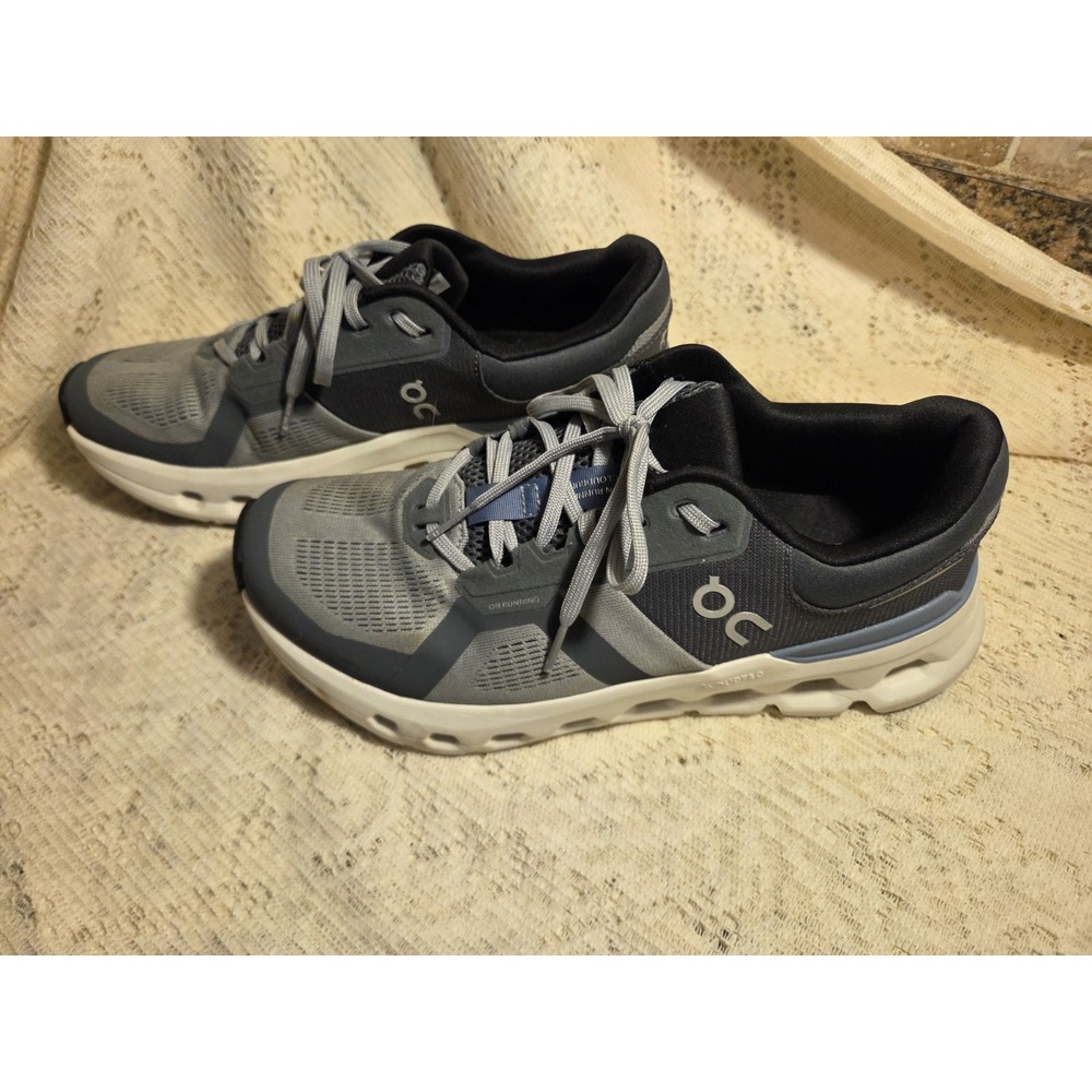 OnCloud Cloudrunner 2 Mens 8.5  Running Shoes Alloy & Chambray Colorway